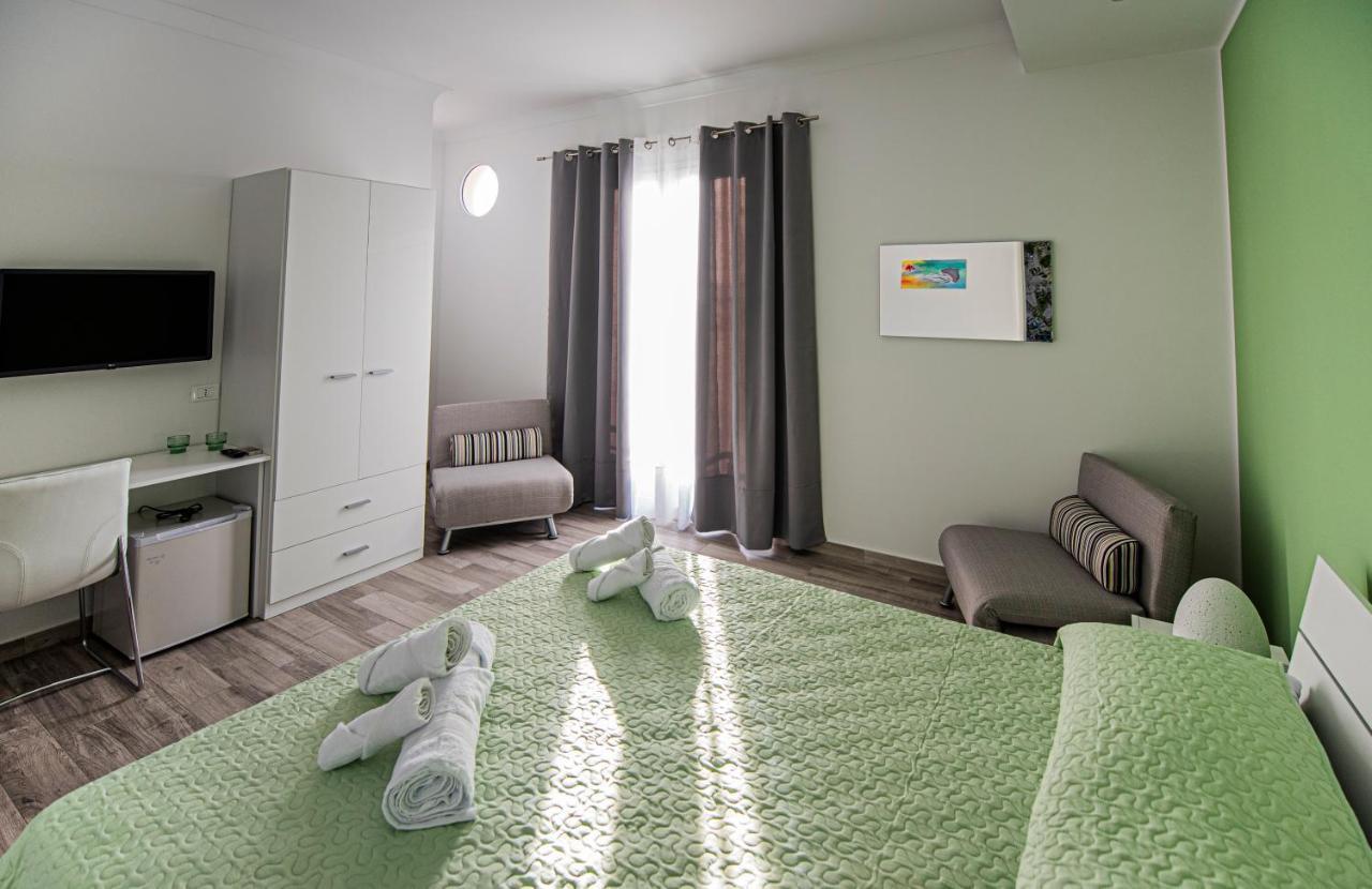 L' Arcobaleno B&B Кастеллуццо Екстер'єр фото